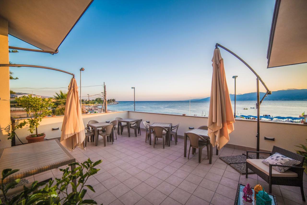 B&B A Due Passi Dal Mare Catona Di Reggio Calabria Zewnętrze zdjęcie