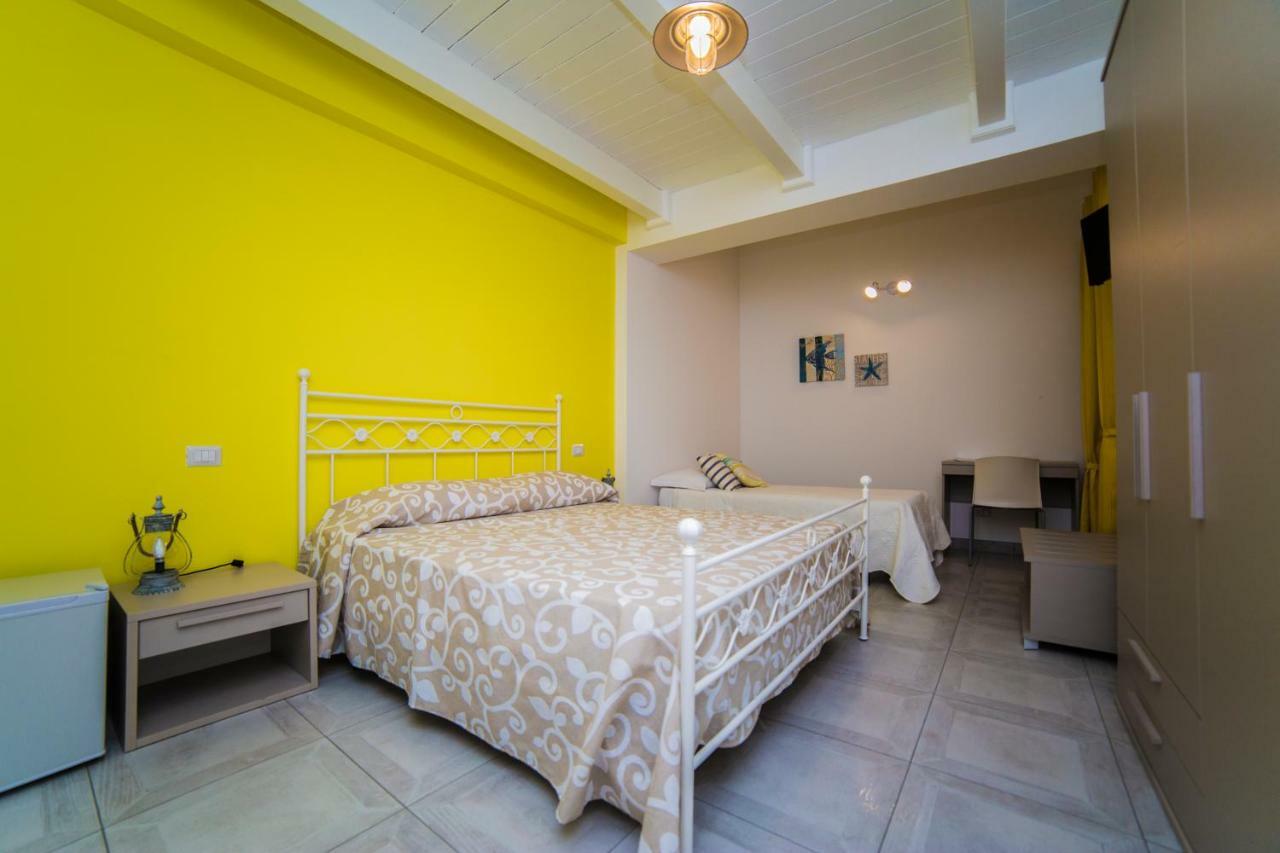B&B A Due Passi Dal Mare Catona Di Reggio Calabria Zewnętrze zdjęcie