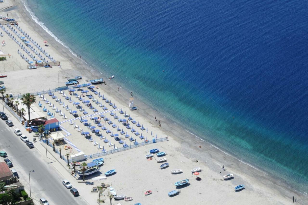 B&B A Due Passi Dal Mare Catona Di Reggio Calabria Zewnętrze zdjęcie