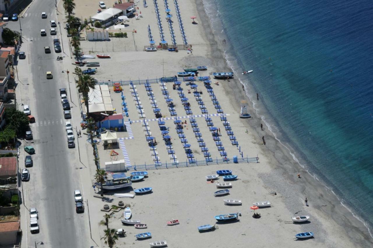 B&B A Due Passi Dal Mare Catona Di Reggio Calabria Zewnętrze zdjęcie