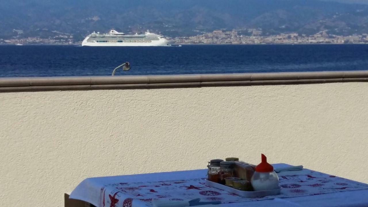 B&B A Due Passi Dal Mare Catona Di Reggio Calabria Zewnętrze zdjęcie