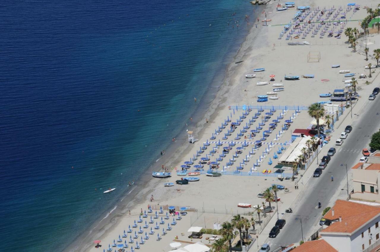B&B A Due Passi Dal Mare Catona Di Reggio Calabria Zewnętrze zdjęcie