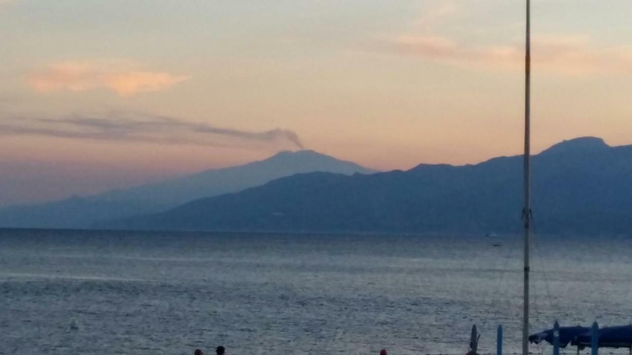 B&B A Due Passi Dal Mare Catona Di Reggio Calabria Zewnętrze zdjęcie