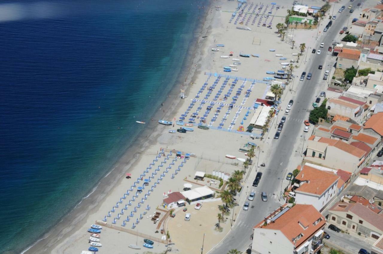 B&B A Due Passi Dal Mare Catona Di Reggio Calabria Zewnętrze zdjęcie
