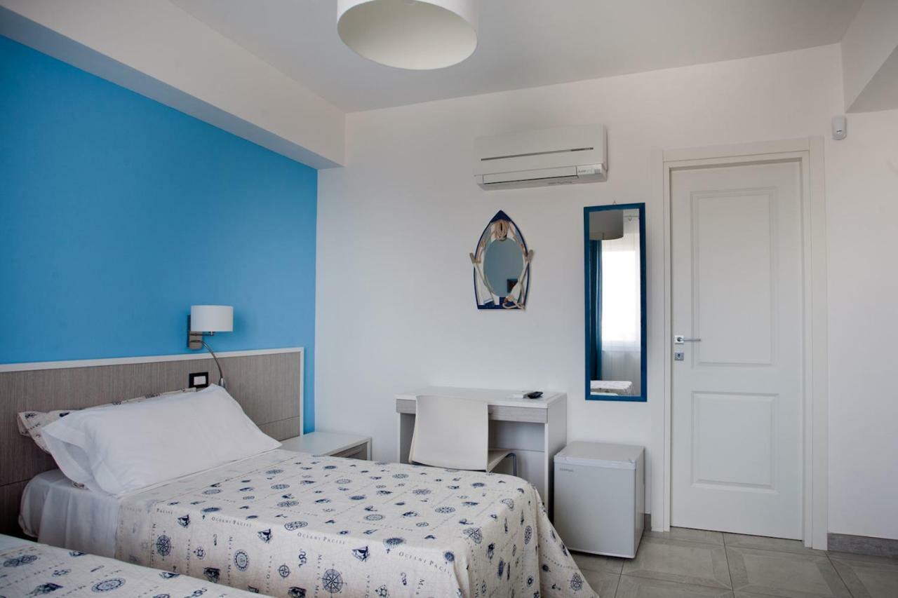 B&B A Due Passi Dal Mare Catona Di Reggio Calabria Zewnętrze zdjęcie