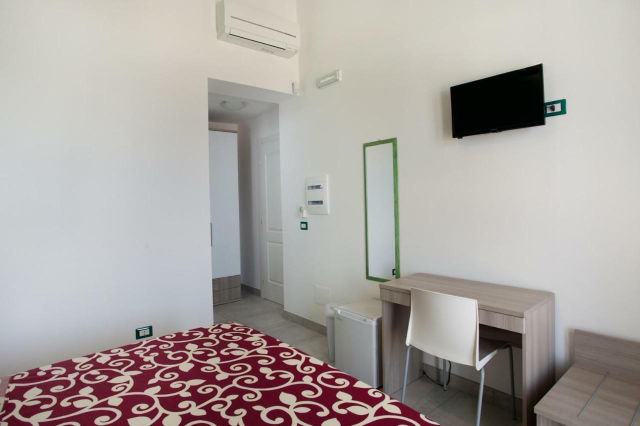 B&B A Due Passi Dal Mare Catona Di Reggio Calabria Zewnętrze zdjęcie