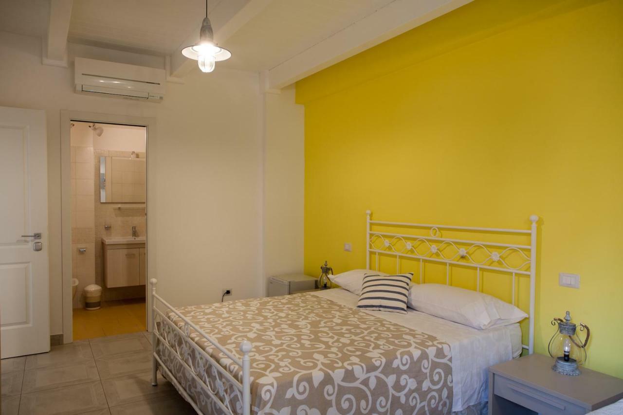 B&B A Due Passi Dal Mare Catona Di Reggio Calabria Zewnętrze zdjęcie