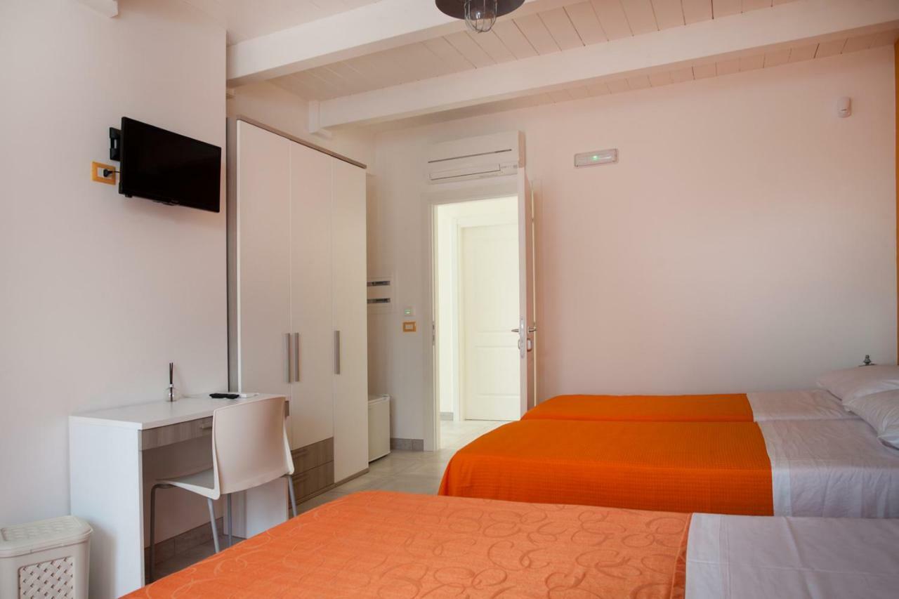B&B A Due Passi Dal Mare Catona Di Reggio Calabria Zewnętrze zdjęcie
