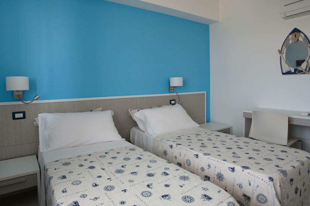 B&B A Due Passi Dal Mare Catona Di Reggio Calabria Zewnętrze zdjęcie